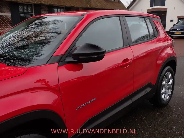 Jeep Avenger Altitude 54kWh 2024 Elektrisch 28