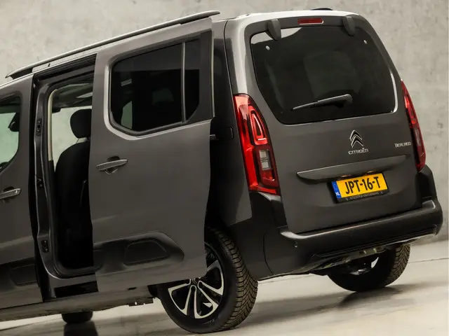 Citroën Berlingo 1.2 PureTech Shine 2018 Benzine 12