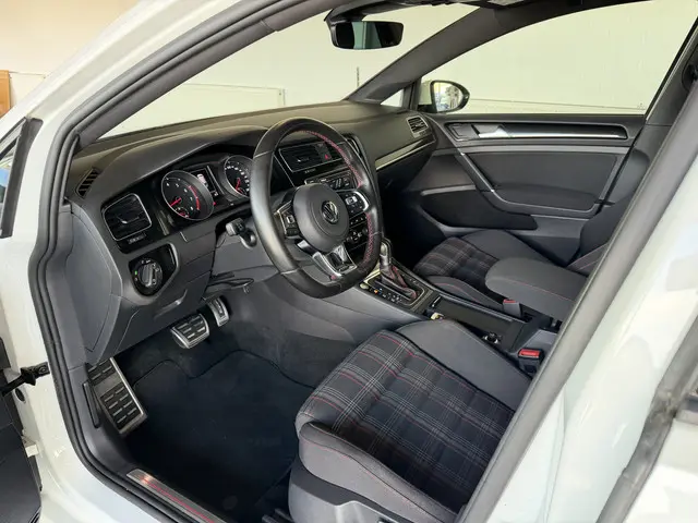 Volkswagen Golf 2.0 TSI GTI 2016 Benzine 9