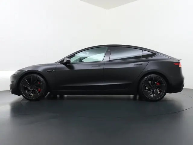 Tesla Model 3 Performance AWD 78 kWh 2025 Elektrisch 4