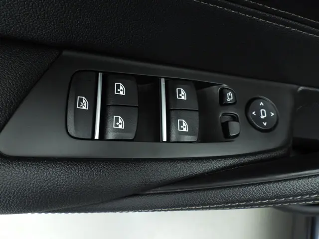 BMW 5 Serie Touring 530e 2023 Hybride Benzine 35