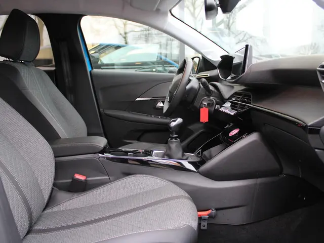 Peugeot 208 1.2 PureTech 100 Allure 2024 Benzine 8