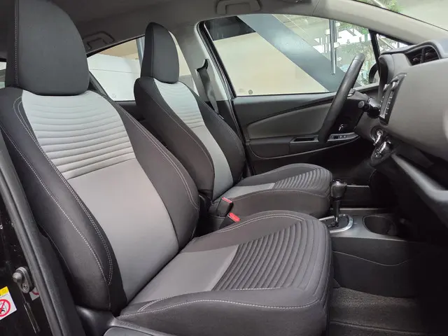 Toyota Yaris 1.5 Hybrid Active 2018 Hybride Benzine 18