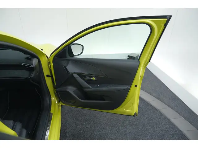 Peugeot 208 PureTech 100 GT 2024 Benzine 61