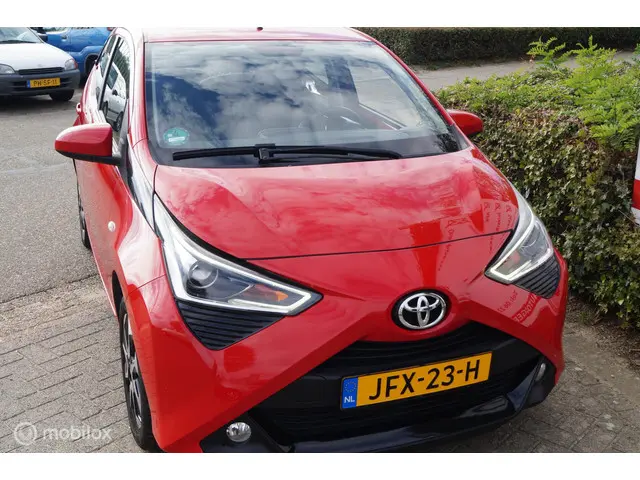 Toyota Aygo 1.0 VVT-i x-joy 2020 Benzine 8