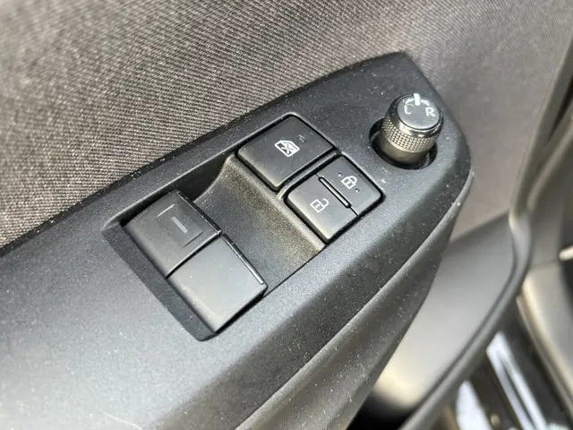 Toyota Yaris 1.5 Hybrid Active 2023 Hybride Benzine 17