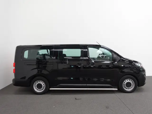 Opel Vivaro-e Combi L3H1 75 kWh 2022 Elektrisch 7