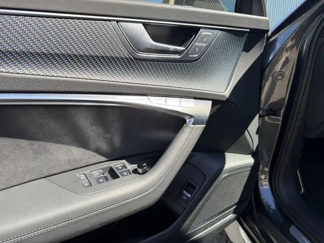 Audi RS6 A6 Avant TFSI quattro performance 2024 Benzine 18
