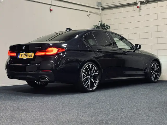 BMW 5 Serie 520i High Exe. M-Sport Plus 2021 Benzine 2