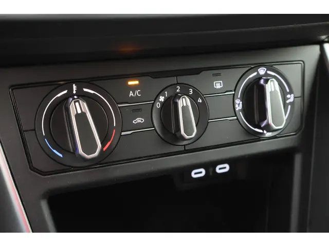 Volkswagen Polo 1.0 TSI Life 2023 Benzine 42