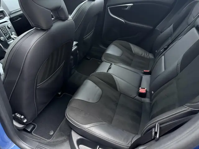 Volvo V40 1.5 T3 Polar+ Sport PANORAMADAK 2019 Benzine 18