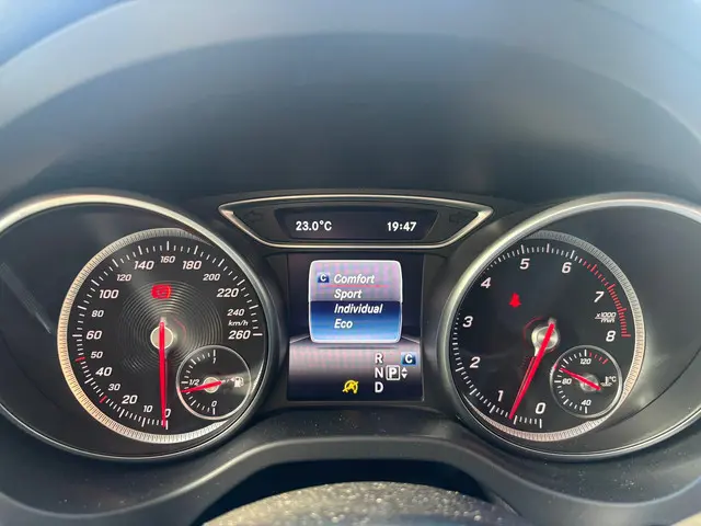Mercedes-Benz CLA 180 AMG EDITION PANO NAP 2017 Benzine 29