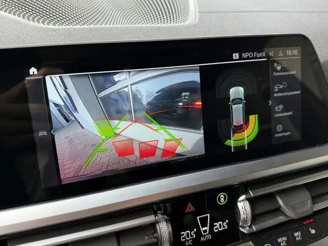 BMW 3 Serie Touring 330e xDrive 2022 Hybride Benzine 24