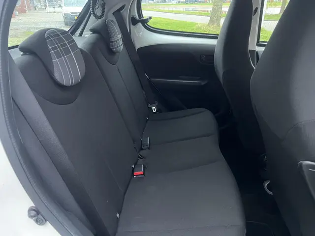 Peugeot 108 1.0 e-VTi 5DRS Wit 2018 | Airco | 2018 Benzine 8