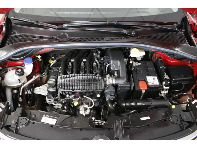 Citroën C3 1.2 PureTech Shine 82 PK. 2018 Benzine 32