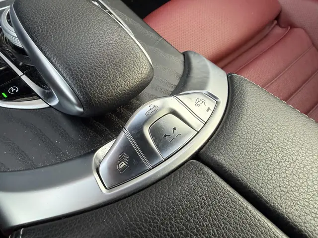 Mercedes-Benz C-Klasse 200 4matic AMG 2017 Benzine 15