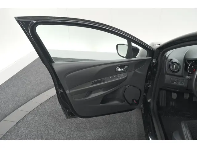 Renault Clio TCe 90 Intens 2017 Benzine 61