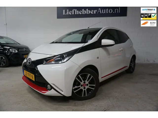 Toyota Aygo 1.0 VVT-i x-sport 2016 Benzine