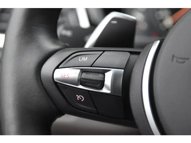 BMW 3 Serie 340i High Executive 2018 Benzine 16