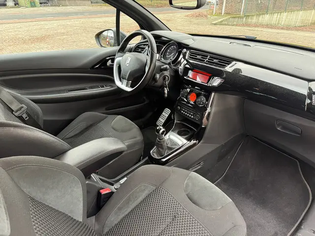 Citroën DS3 1.6 VTi So Chic 2013 Benzine 8