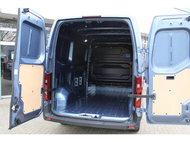 Renault Master T35 2.0 dCi 130 L2H2 Start 2024 Diesel 8