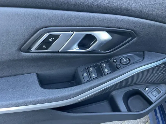 BMW 3 Serie Touring 330e 2020 Hybride Benzine 10
