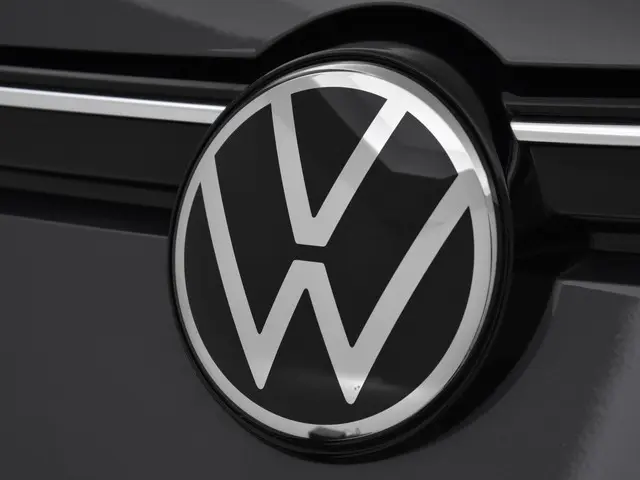 Volkswagen Golf 1.0 eTsi 110pk DSG Life 2023 Benzine 19