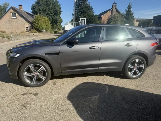 Jaguar F-PACE 2.0 Portfolio 2016 Diesel 2