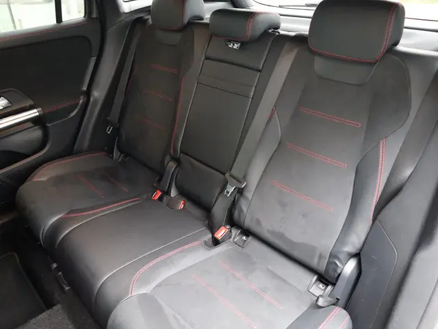 Mercedes-Benz GLA 250 e AMG Line 2022 Hybride Benzine 16