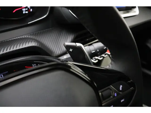 Peugeot 208 1.2 PureTech Allure 2022 Benzine 28