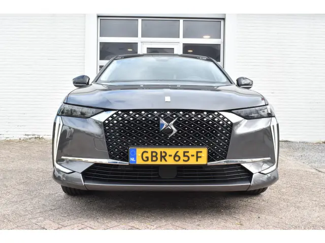 DS DS 4 PureTech 130 EAT8 Bastille 2024 Benzine 8