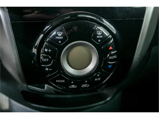 Nissan Note 1.2 Connect Edition 2013 Benzine 32