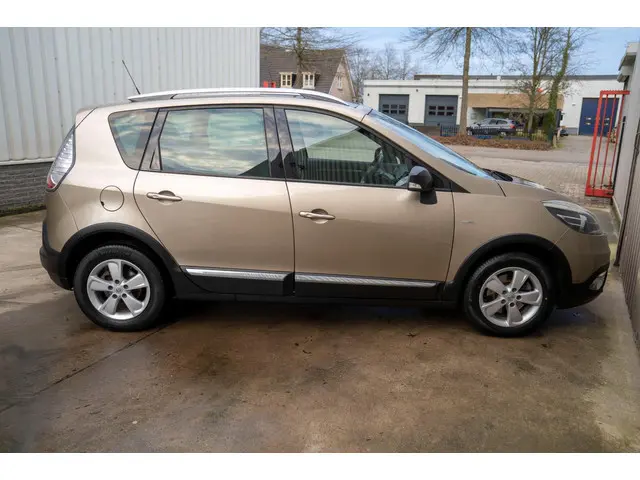 Renault Scénic Xmod 1.2 TCe Bose 2013 Benzine 13