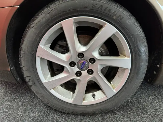 Volvo V70 2.0 D4 Summum 2015 Diesel 23