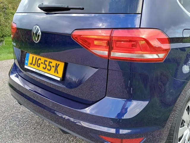 Volkswagen Touran 1.5 TSI Highline 7-Pers. 2020 Benzine 18