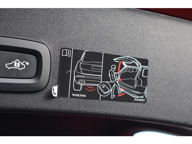 Volvo XC40 1.5 T3 R-Design 2020 Benzine 38