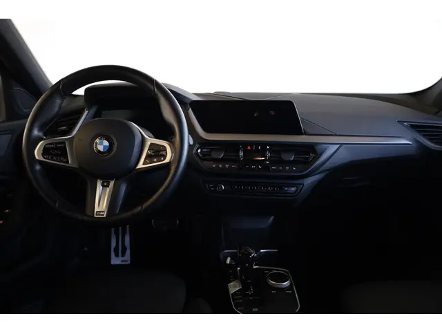 BMW 1 Serie 118i 2024 Benzine 10