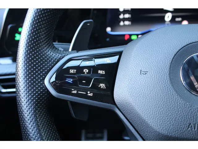 Volkswagen Golf 2.0 TSI R 4Motion 2021 Benzine 9