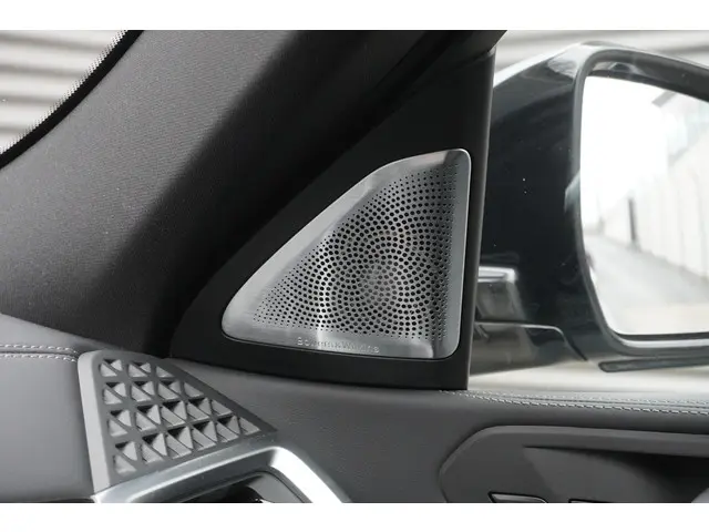 BMW X6 xDrive40i 2025 Benzine 26