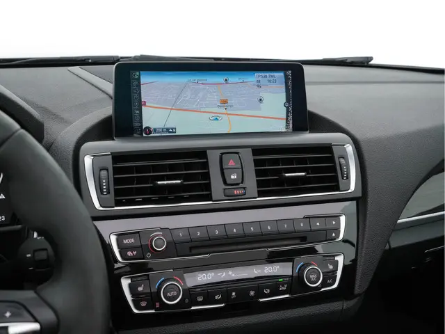 BMW 2 Serie Cabrio 220d Sport M-Sportpack 2016 Diesel 14