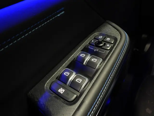 Lynk & Co 01 1.5 PHEV BlackLine 2023 Hybride Benzine 24