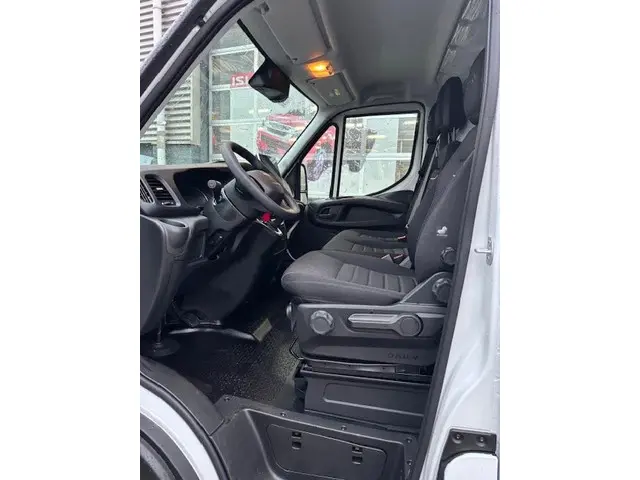 Iveco Daily 35S16V A8 L2H2 2024 Diesel 8