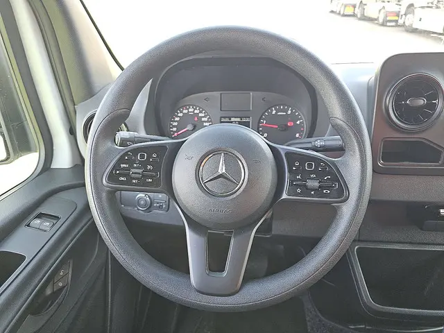 Mercedes-Benz Sprinter 317 2023 Diesel 13