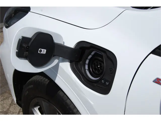 Ford Kuga 2.5 PHEV ST-Line X 225PK 2022 Hybride Benzine 10