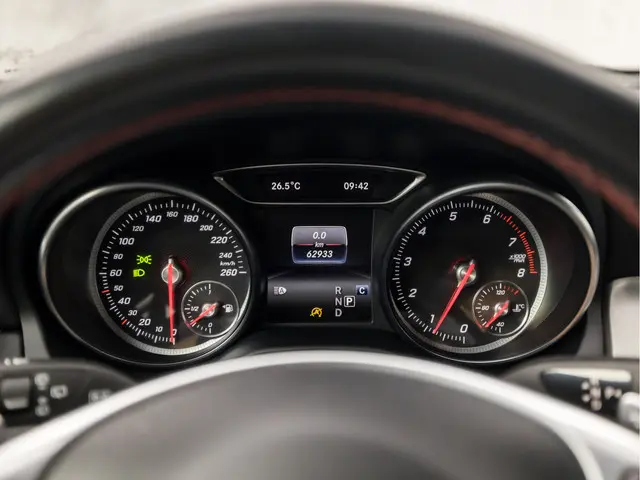 Mercedes-Benz GLA 180 AMG Night Upgrade 2019 Benzine 24
