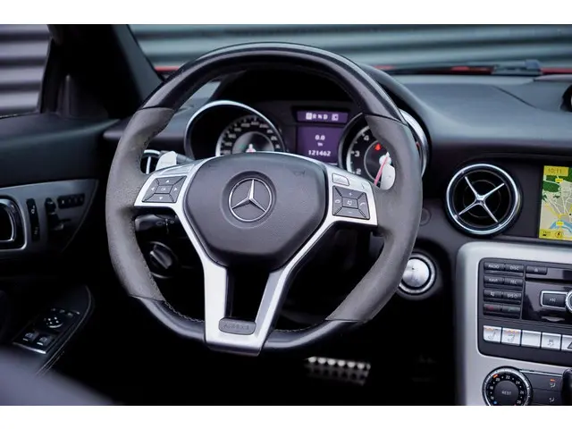 Mercedes-Benz SLK AMG 55 2012 Benzine 36