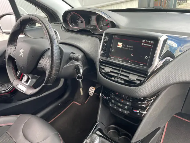 Peugeot 2008 1.2 PureTech GT-line 2018 Benzine 14