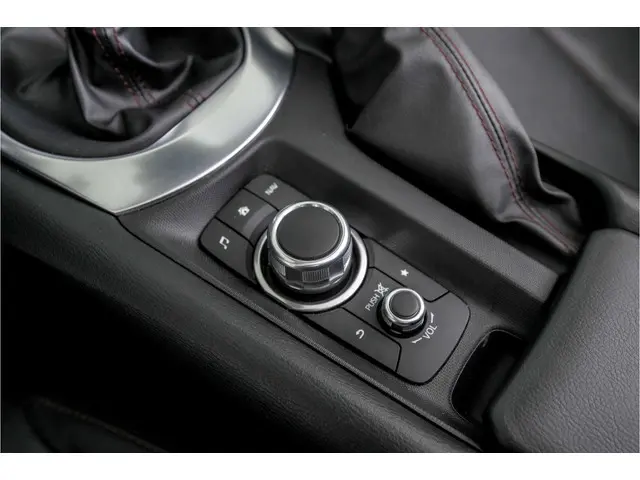 Mazda MX-5 ND 1.5 SkyActiv-G 131 S 2016 Benzine 32