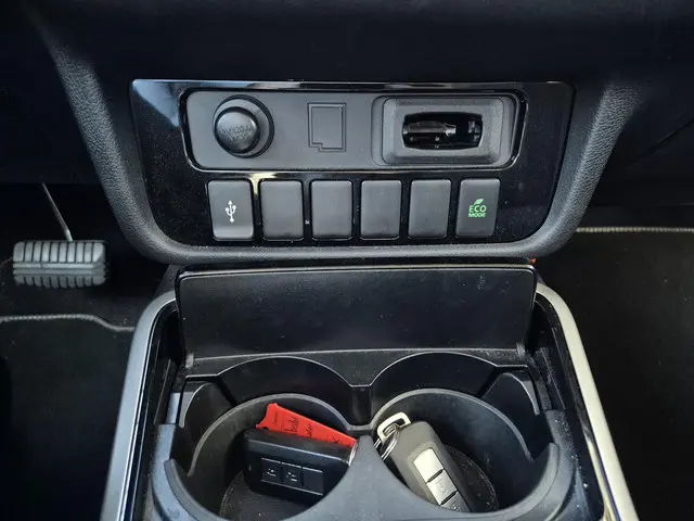 Mitsubishi Outlander 2.4 PHEV Pure+ 2020 Hybride Benzine 29