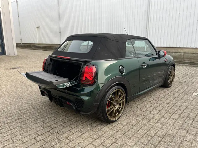 MINI Cooper Cabrio 2.0 John Works Chili 2017 Benzine 84